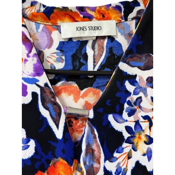 🌸3/$15🌸Navy Sleeveless Floral Blouse with V-neck sz L - Picture 4 of 7